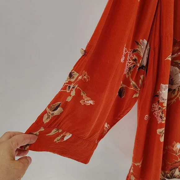 Torrid Harper Blouse Size 3X Dark Coral Floral 3/4 Sleeve Button Down - Picture 5 of 10